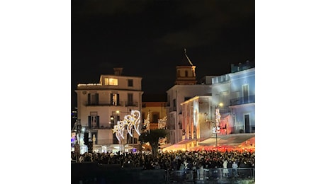 Pozzuoli, grande successo degli eventi natalizi. Peccato per i ritardi…