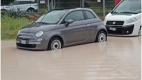 Sottopassi allagati, centro invaso dall'acqua, piove anche in Tribunale • newsrimini.it