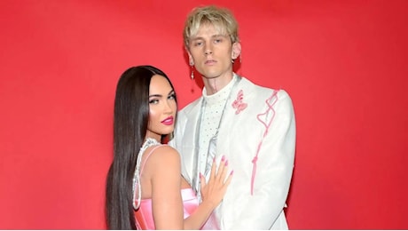 Megan Fox annuncia di essere incinta del suo primo figlio con Machine Gun Kelly