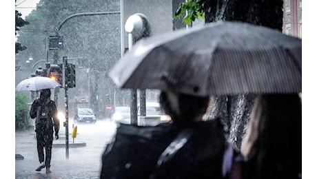 Meteo di ottobre, ciclone in arrivo con 4 giorni di piogge intense e freddo: ecco dove