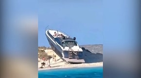 Lo yacht di lusso finisce spiaggiato: l'incredibile video