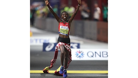 Chepngetich record mondiale: 2h09:56