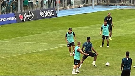 Il Napoli in allenamento trova il suo bomber: Raspadori show in partitella