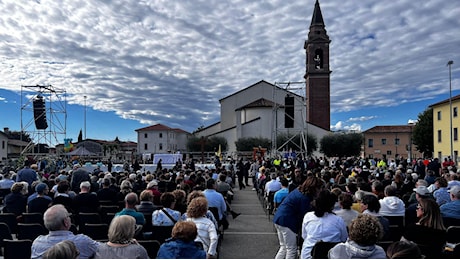 L’addio a Sammy Basso, in migliaia al funerale: «Avevi il cuore grande»