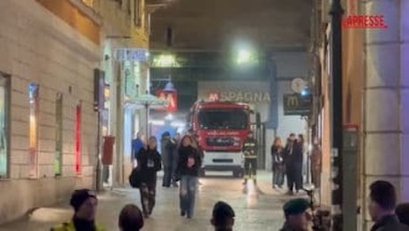 Roma, incendio a Villa Borghese: evacuata stazione della metro Spagna