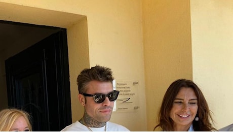 Fedez inaugura la nuova casa dell'associazione Tudisco per le famiglie dei bimbi malati: la sua Fondazione ha aiutato il restauro. «E' ciò che più mi dà gioia»