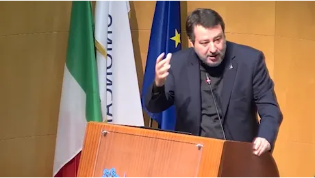 Salvini rilancia il Ponte sullo Stretto: «Un’opera che andava fatta da una vita»