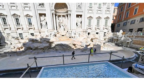 Fontana di Trevi, il giornale New York Post contro il restauro che ha trasformato il monumento in una 'piscina comunale'
