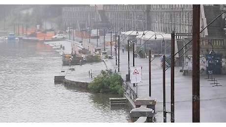 Torino sotto la pioggia: attesa la piena del Po, in arrivo nuove precipitazioni