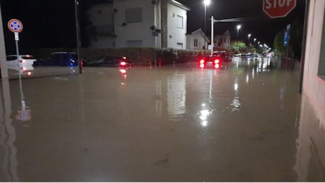 Venturina sott’acqua: tremendo allagamento, strade come fiumi e danni