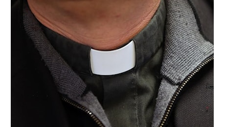 Brescia, violenza sessuale su minori: arrestato parroco