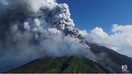Cronaca eruzione Stromboli: allerta rossa della protezione civile - VIDEO