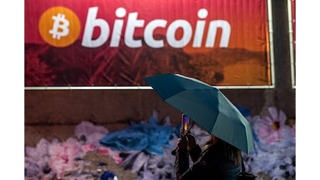 Bitcoin non arresta la corsa: toccato un nuovo record a 81.000 dollari