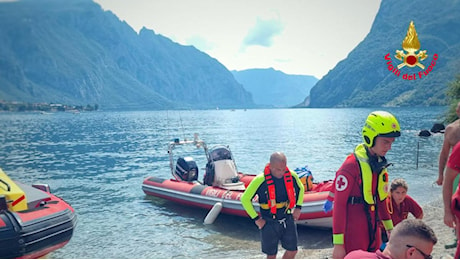 Valbrona, fa il bagno nel lago e non riemerge: morto un uomo di 68 anni, l'ipotesi del malore