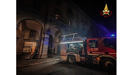 Una ragazza di 25 anni è morta in un incendio in un palazzo di corso Vittorio a Torino