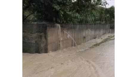 Maltempo: scuole rimaste chiuse nel napoletano, partenza rinviata a domani