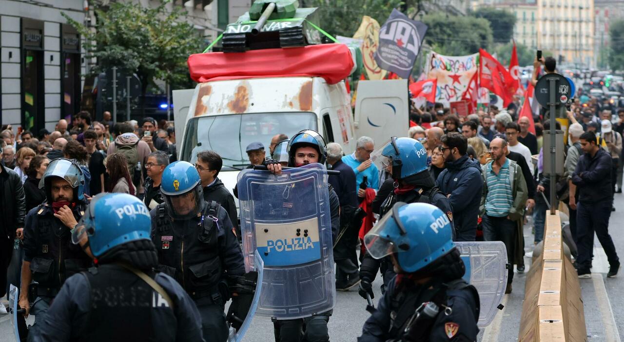 Scontri A Napoli Durante Il G7 Difesa