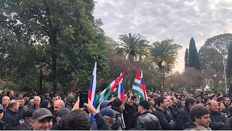 Abkhazia, rivolta anti-Mosca nella repubblica separatista filorussa della Georgia