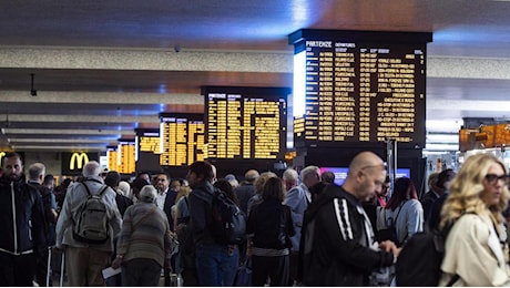 Treni in tilt. Il chiodo, la centralina e le responsabilità . Indagine interna di Rfi