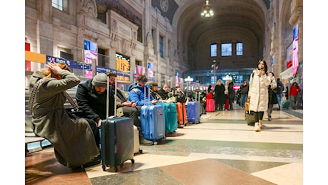 Sciopero treni oggi 12 ottobre 2024, stop fino a domani: orari, treni garantiti