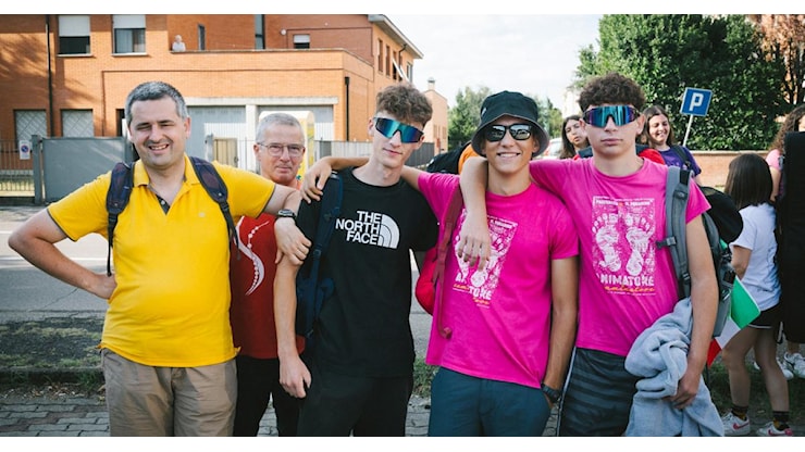 Giubileo deì giovani la carica dei 110 (e più) ragazzi e ragazze parmigiani. Con loro il vescovo - Le foto - Gazzetta di Parma Giubileo deì giovani la carica dei 110 (e più) ragazzi e ragazze parmigiani. Con loro il vescovo - Le foto - Gazzetta di Parma
