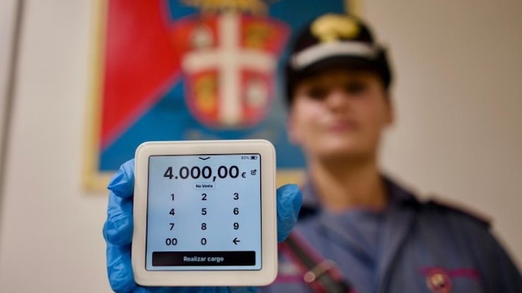 Sorrento. Il pickpocketing 2.0 sbarca in costiera: carabinieri arrestano 36enne - Ottopagine Sorrento. Il pickpocketing 2.0 sbarca in costiera: carabinieri arrestano 36enne - Ottopagine
