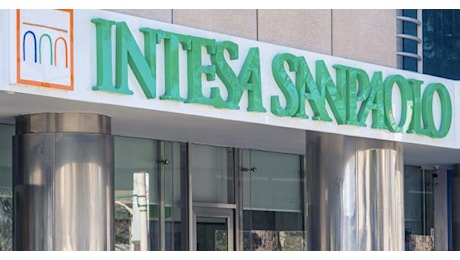 Intesa Sanpaolo chiede scusa ai clienti: «Siamo dispiaciuti per le violazioni, non si ripeteranno»