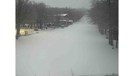 Festa dell’Immacolata imbiancata sul Monte Amiata, è arrivata la prima neve