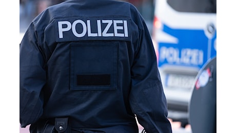 Strage familiare in Germania, 3 morti e 2 feriti: “Cacciatore ha ucciso madre e figlio e si è suicidato”