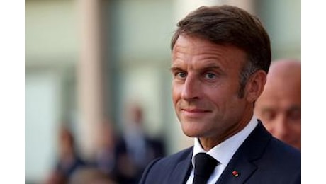 Ucraina, Macron avverte Kiev: “Servono realismo e l’aiuto degli Usa”