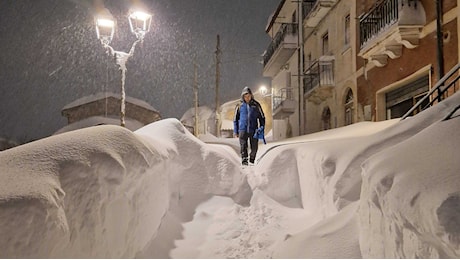 Campo di Giove sommersa da oltre 150cm di neve, il reportage