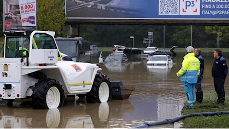 Su Bologna una valanga d’acqua e il torrente murato si vendica