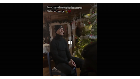 VIDEO / CR7 nella casa di Babbo Natale: la sua reazione è tutta da ridere