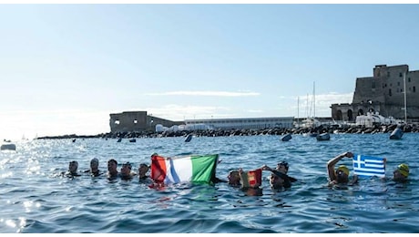 Napoli 2500, nuotata nel Golfo di campioni italiani e greci