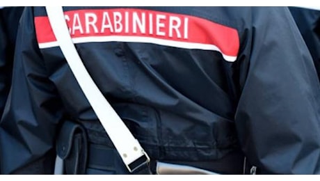 Ragazza tenta suicidio a scuola, salvata da compagna e prof