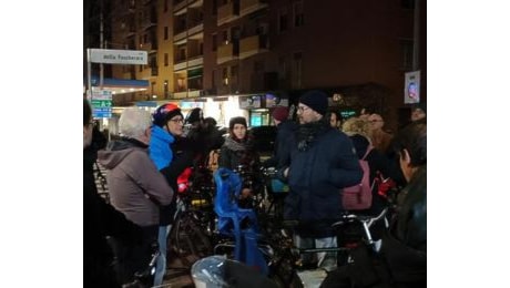 Ciclista investito ed ucciso da un camion, la protesta di #salvaiciclisti.