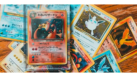 Vende collezione di carte Pokémon per 105mila euro, ma lo pagano con banconote del Monopoli. Truffa a Torino