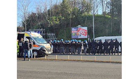 Roma, scontri durante sgombero Forte Portuense: feriti agenti e manifestanti