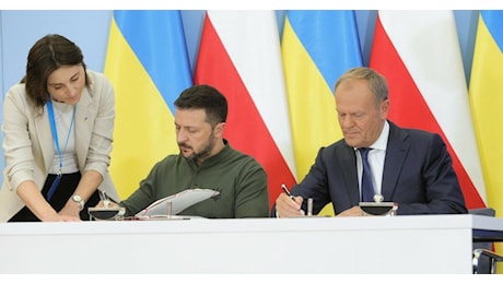Accordo tra Tusk e Zelensky: La Polonia potrà abbattere missili e droni russi nello spazio aereo ucraino