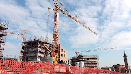L’allarme dei costruttori: “Il governo taglia 600 milioni del Pnrr”