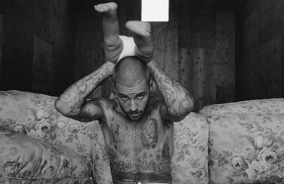 Justin Bieber Riscrive le Regole del Pop: Intimità, Vulnerabilità e Nuove Tendenze Musicali