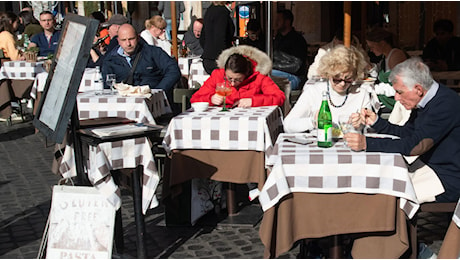 Al ristorante l'italiano mangia di meno. E non per problemi di linea