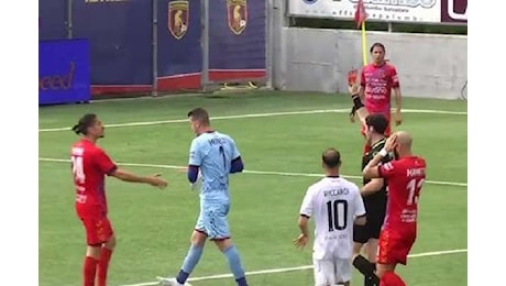 Il Picerno in Serie C sconfitto in casa dal Latina. Lucani in dieci