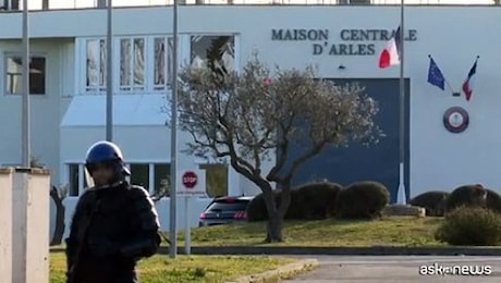 Detenuto prende 5 in ostaggio nel carcere di Arles, poi si arrende