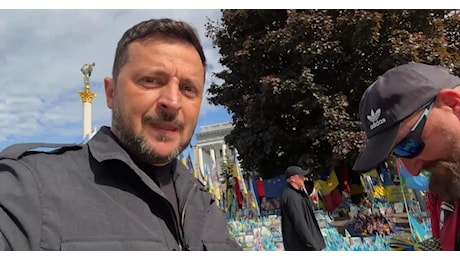 Zelensky: sulla Piazza Rossa la parata del cinismo