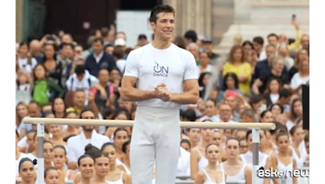 Roberto Bolle: l’eccezionale “Ballo in bianco” in Piazza Duomo