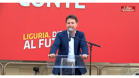 Conte in piazza a Genova per le dimissioni di Toti: “Modello mercimonio. Noi non emettiamo sentenze, ma lui non condanni la Liguria”