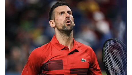 Djokovic rimonta e vola in semifinale a Shanghai: Ora sfida Fritz per la Finale