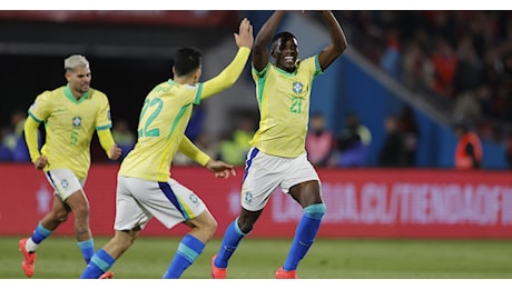 Il Brasile torna a sorridere con Luiz Henrique (2-1); pioggia e Venezuela frenano l'Argentina (1-1)