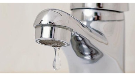 Intossicazioni e ricoveri: Vietato bere l'acqua del rubinetto